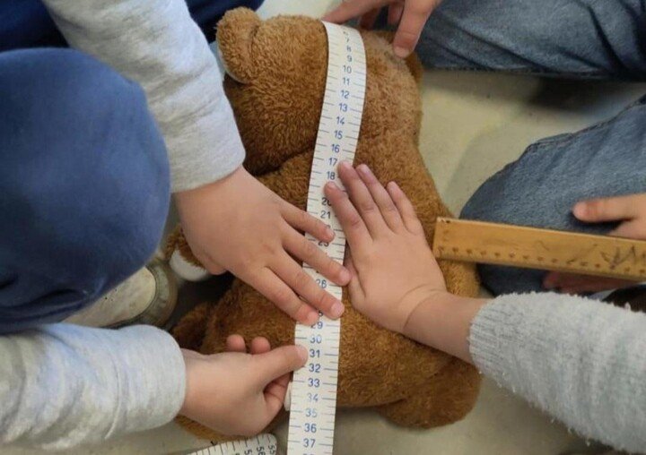 Grote Rekendag voor groep 1-8: van knuffelbeer meten tot smoothies samenstellen.